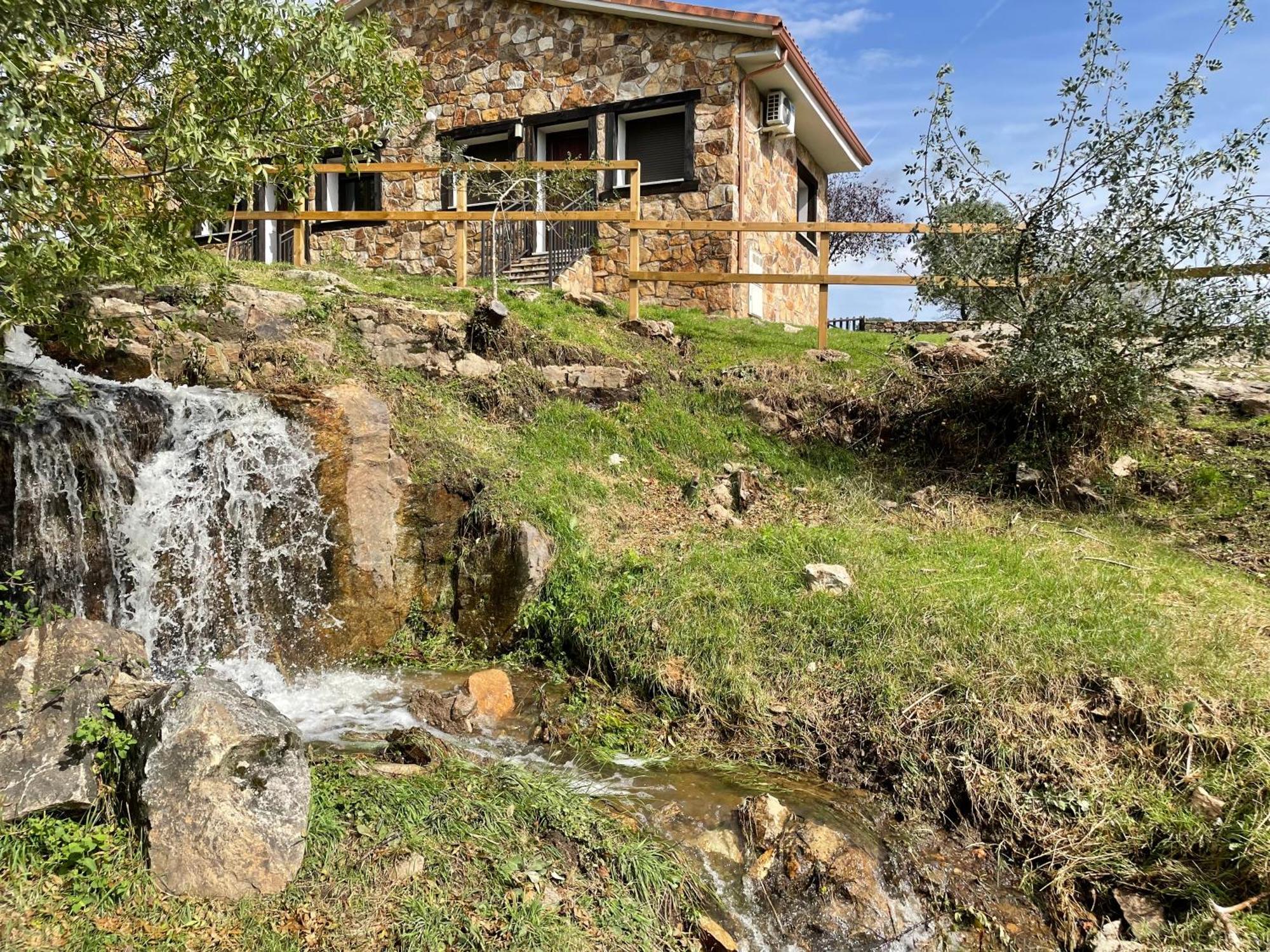Apartamentos Los Pocillos Gargantilla del Lozoya Eksteriør bilde